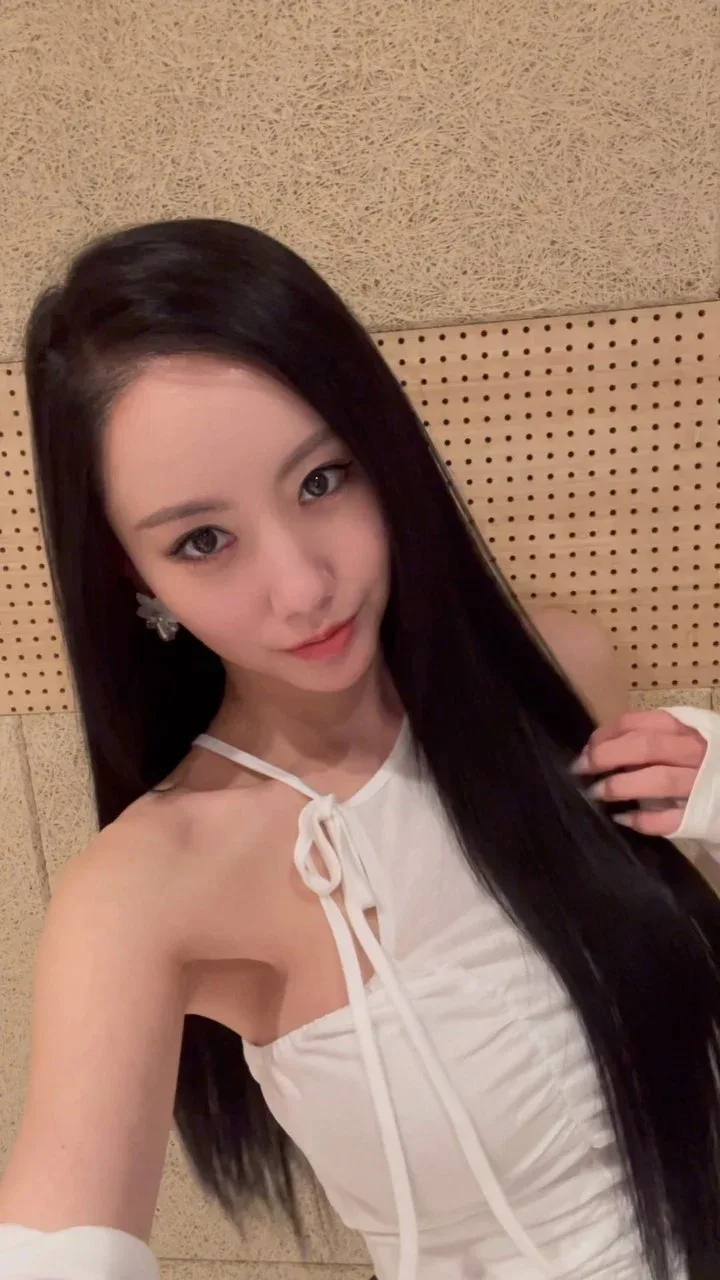 A Yeon photo 11 — Asian, Adult Model, Blogger, Cosplayer, Glamour Model, Influencer, Musician, YouTuber