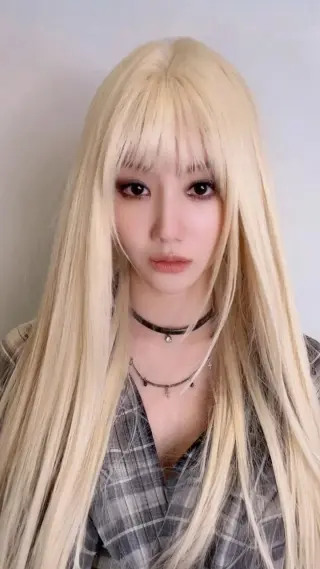A Yeon photo 8 — Black, Athletic