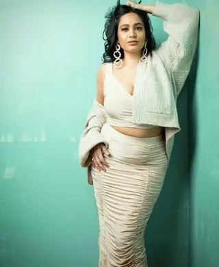 Aadila Dosani photo 3 — Slim, Brown