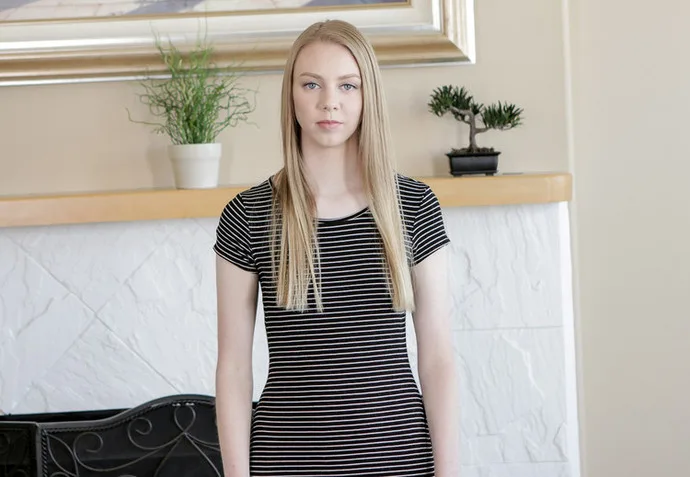Abi Grace photo 4 — Blue, Caucasian