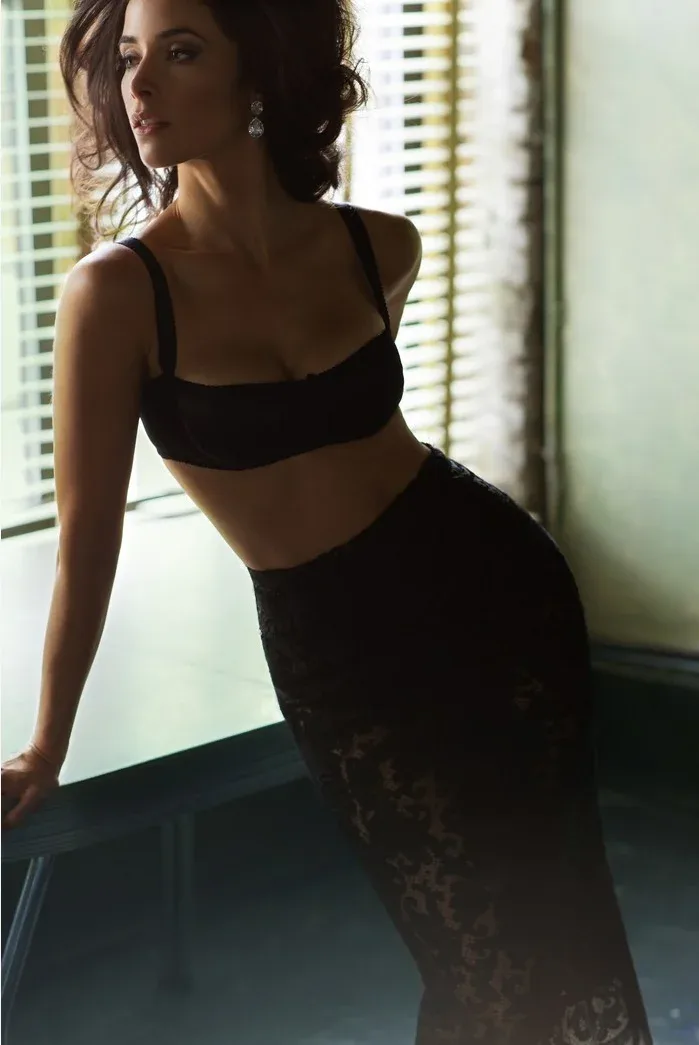 Abigail Spencer photo 14 — Brown, Slim