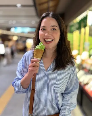 Achara Kirk photo 18 — Brown, Mixed-race (primarily Asian)