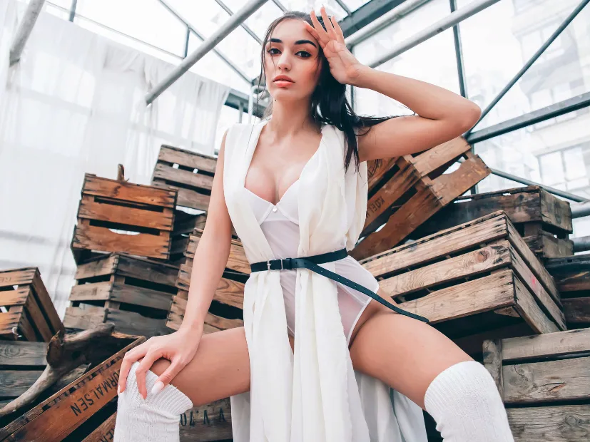Adela Gilbert photo 7 — German, Brown