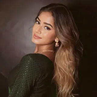Aditi Prasad photo 10 — Green, Middle Eastern