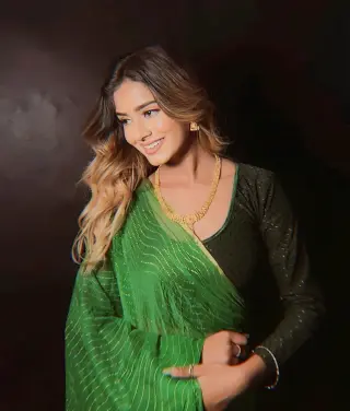 Aditi Prasad photo 9 — Slim, Green