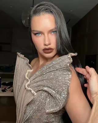 Adriana Lima photo 12 — Director, Influencer, Producer, Supermodel, TikTok Star, Brazilian