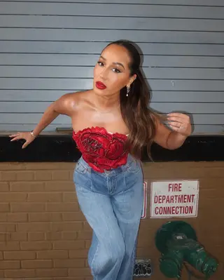 Adrienne Bailon photo 2 — Brown, Average
