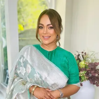 Afroza Khan photo 14 — Black, Average