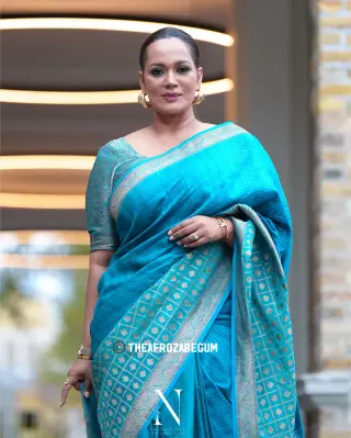 Afroza Khan photo 9 — Average, Brown