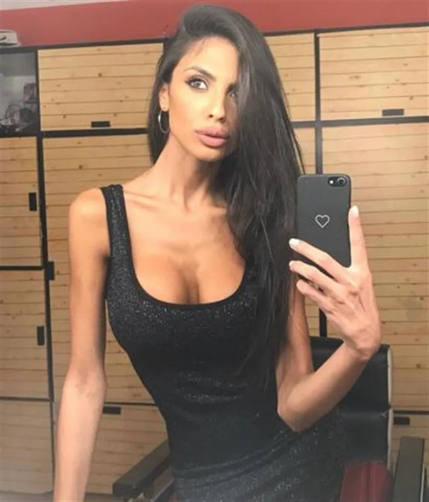Agata Alonzo photo 4 — Hazel, Caucasian