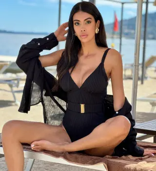 Ahlam El Brinis photo 5 — Mixed-race (primarily Caucasian), Beauty pageant contestant (former), Business Woman, Model