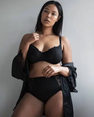 Aida Sowe photo 2 — Black, Chubby