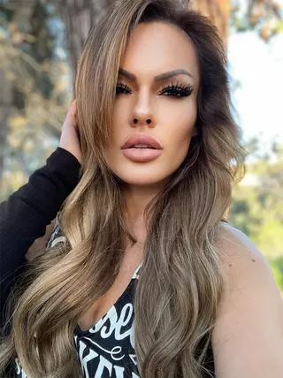 Aila Donovan photo 31 — American, Brown