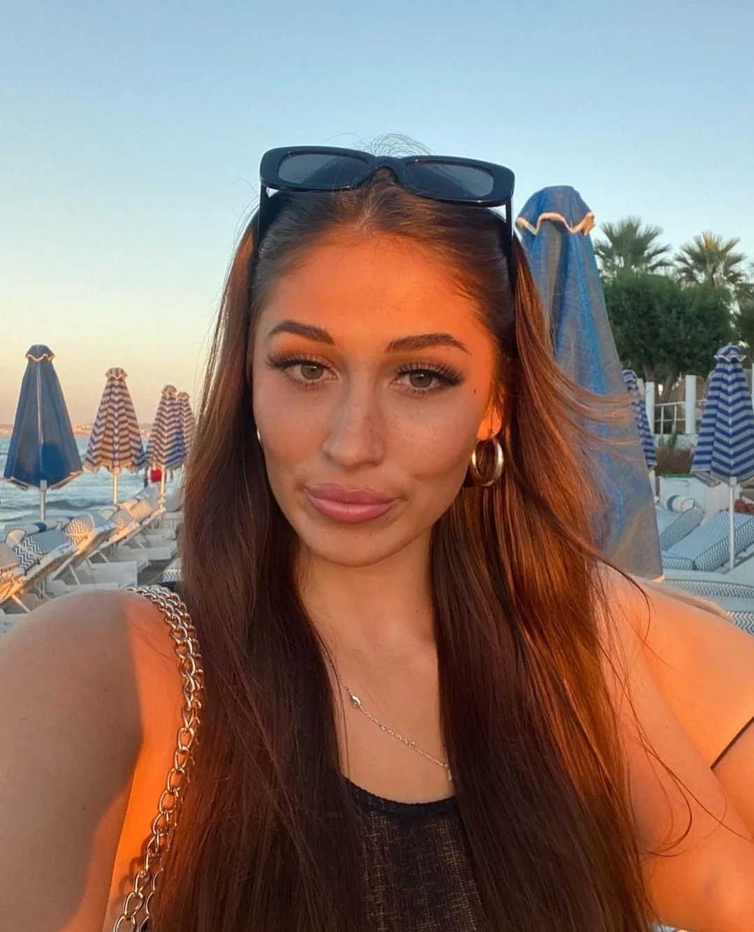Aimee Holden photo 16 — Brown, Caucasian
