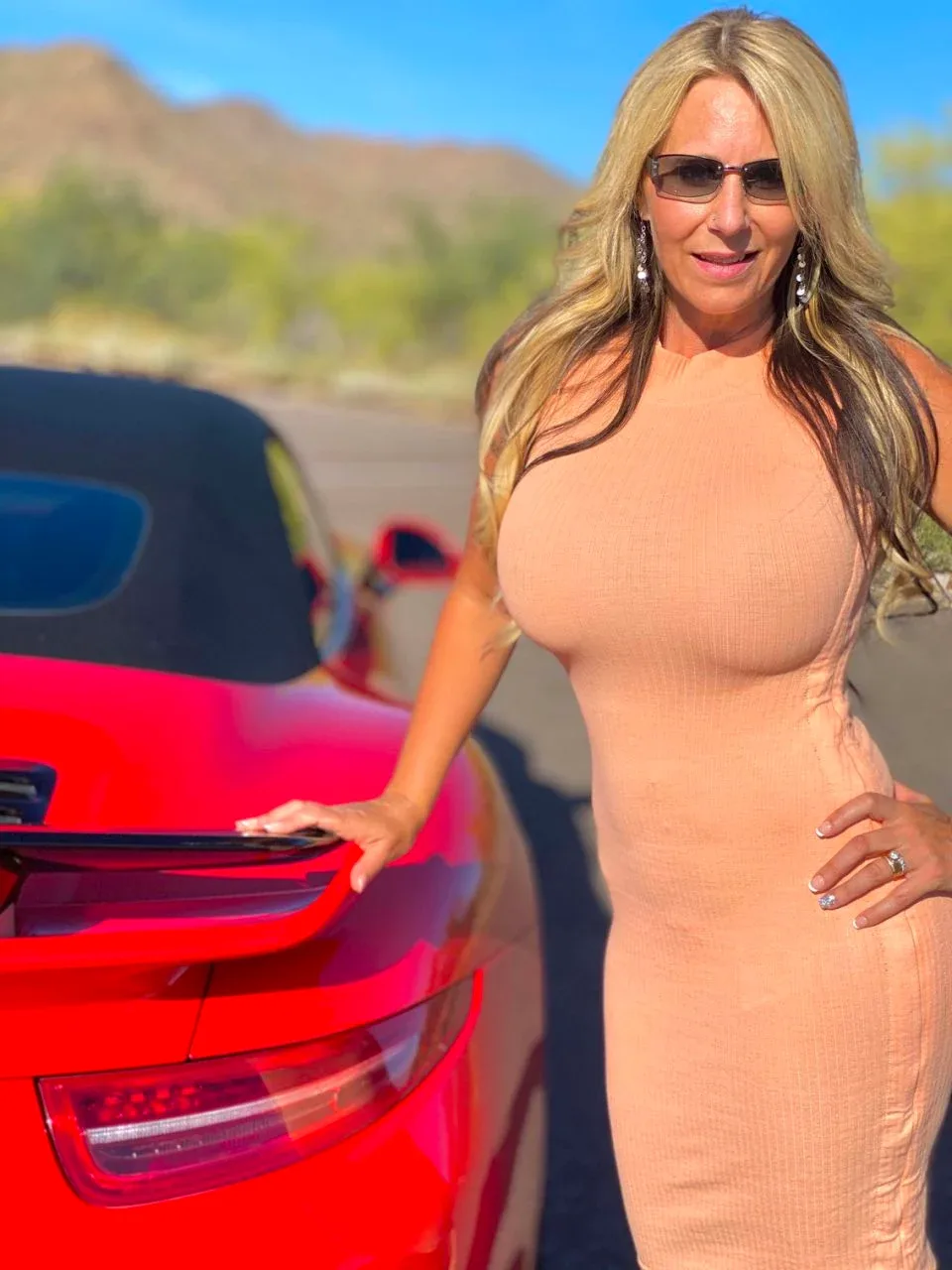 Ainslee Divine photo 18 — Adult Model, Camgirl, Glamour Model, Influencer, MILF Porn Star, American