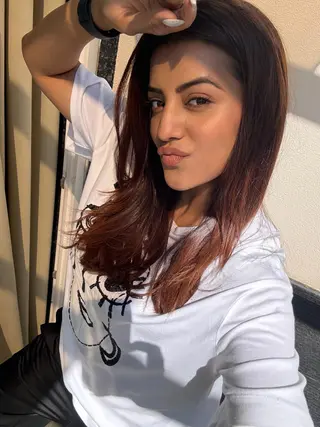 Akshara Singh photo 4 — Brown, Asian