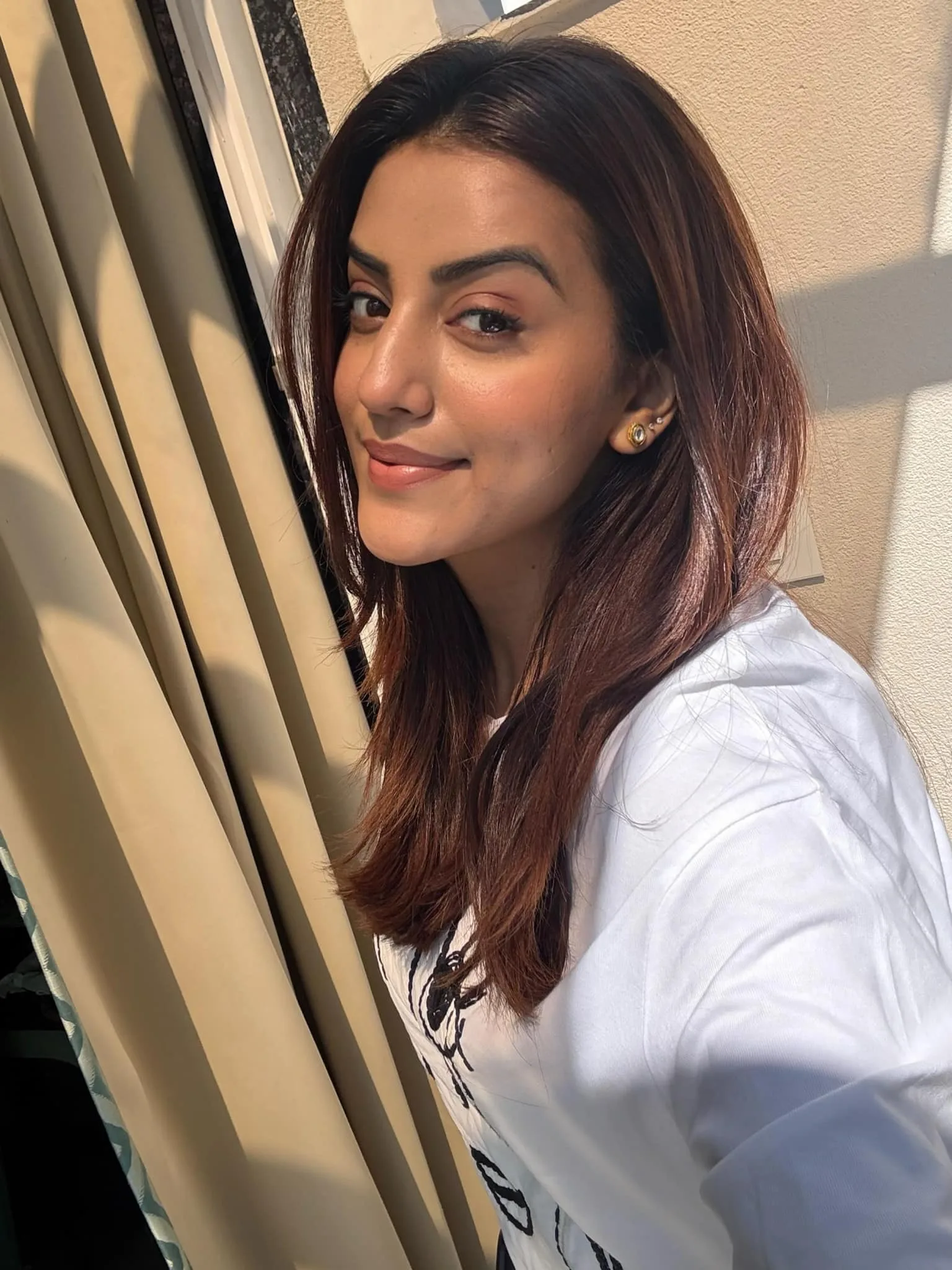 Akshara Singh photo 9 — Slim, Brown