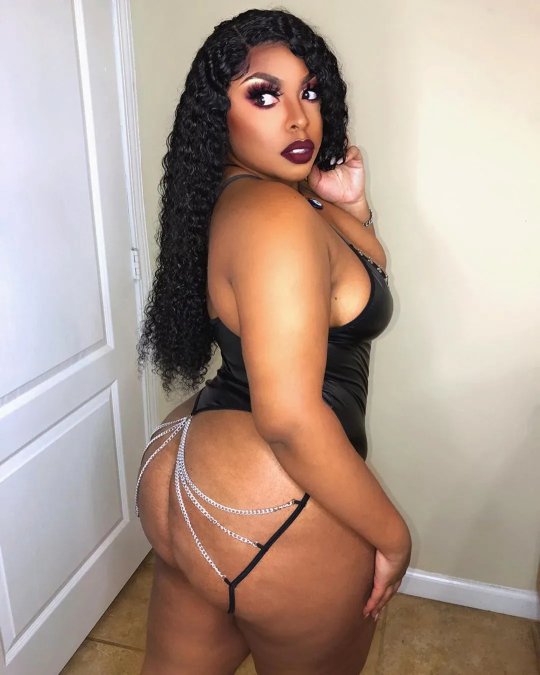 Alashia XO photo 10 — American, Black