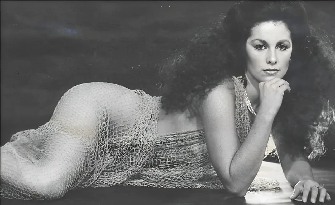 Aldine Muller photo 12 — Actress (former), Centerfold (former), Playboy Model (former), Presenter, Producer, Brazilian