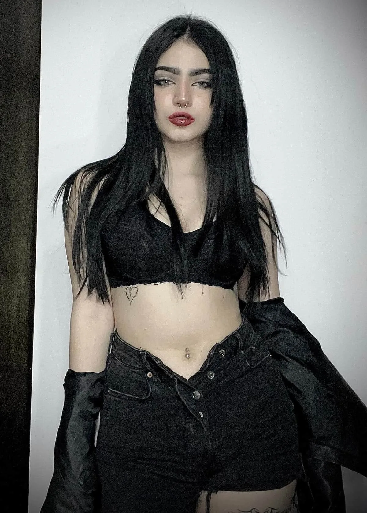 Ale Ruiz photo 13 — Mexican, Black