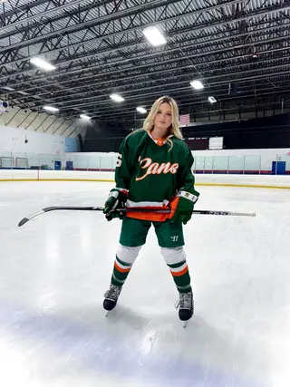 Alea Voyer photo 3 — Athletic, Blue
