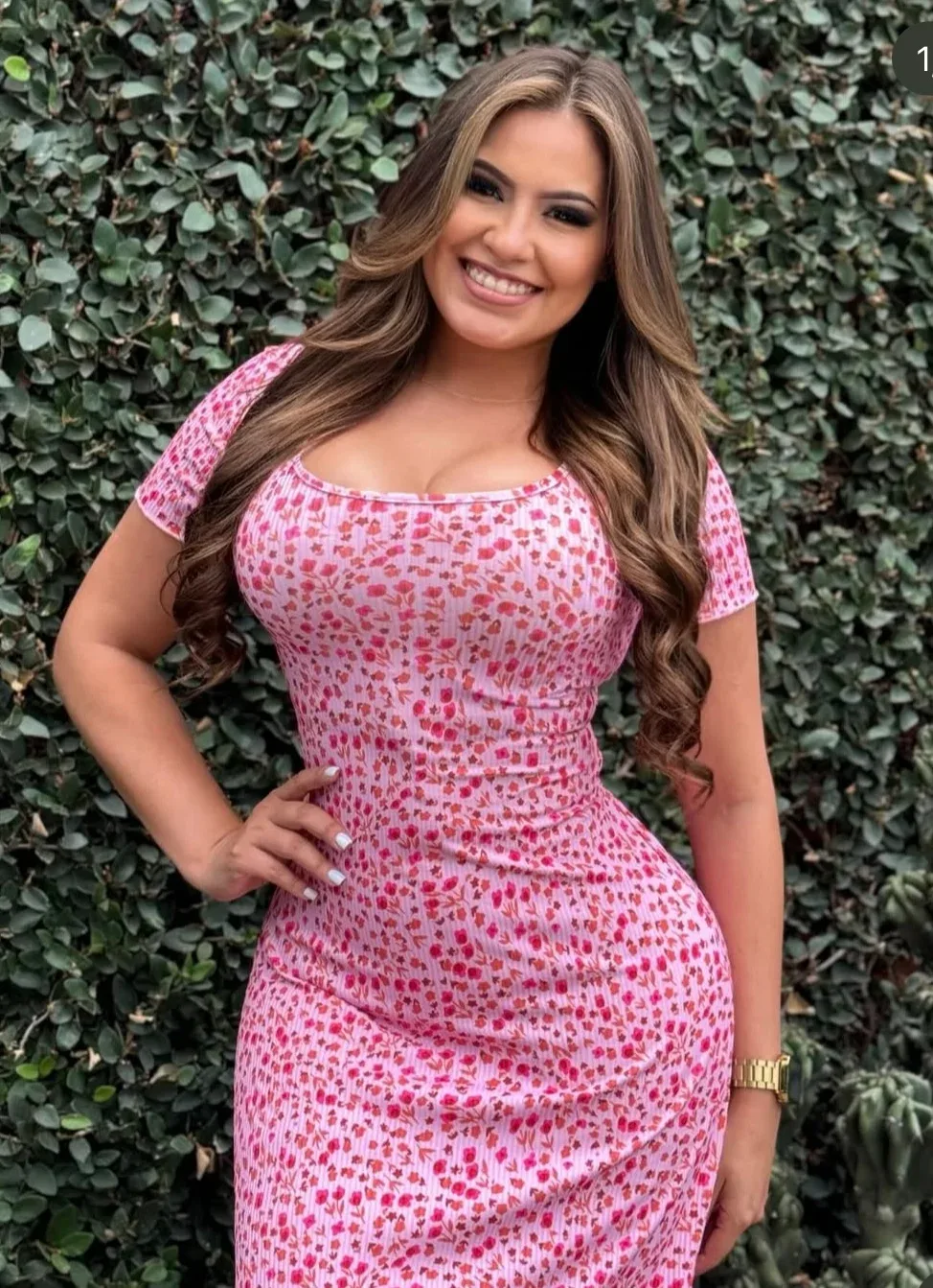 Alejandra Rubio photo 2 — Brown, Average