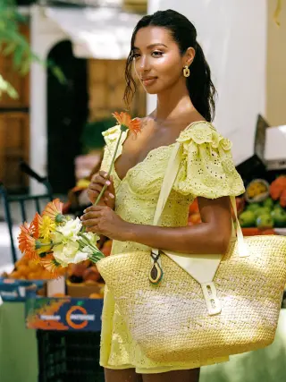 Alejandra Vidal (Model) photo 11 — Mixed-race (primarily Black), Model