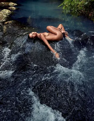 Alejandra Vidal (Model) photo 17 — Mixed-race (primarily Black), Model