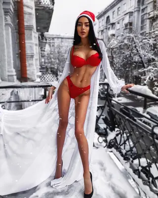 Alena Omovych photo 1 — Ukrainian, Brown