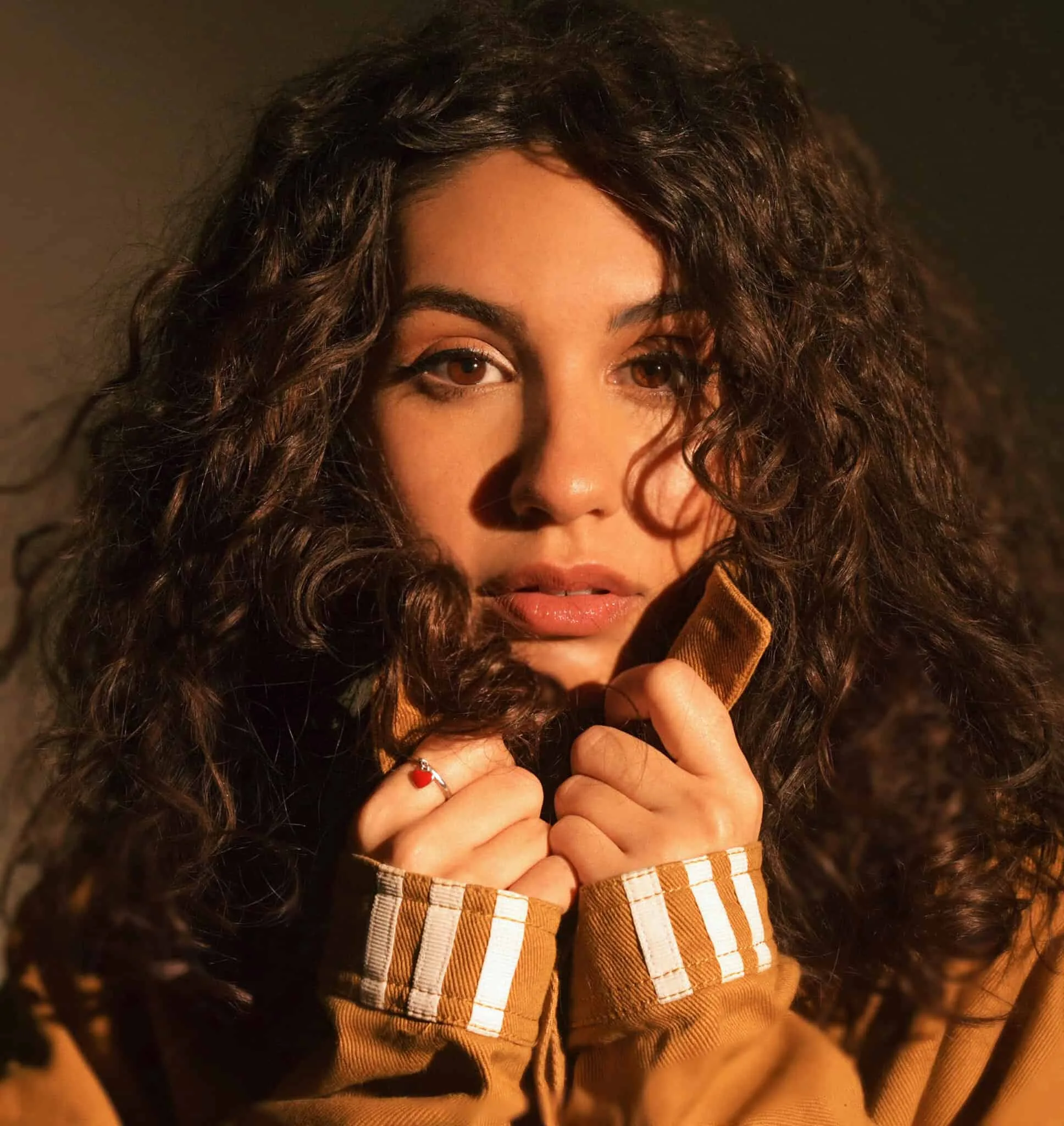 Alessia Cara photo 4 — Brown, Mixed-race (primarily Caucasian)