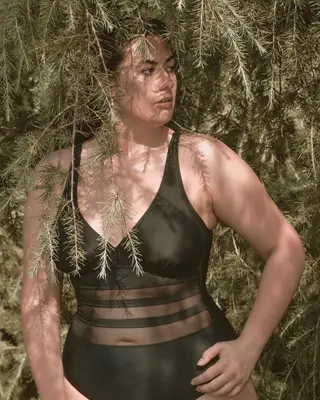 Alessia Ferraro photo 16 — Brown, Caucasian