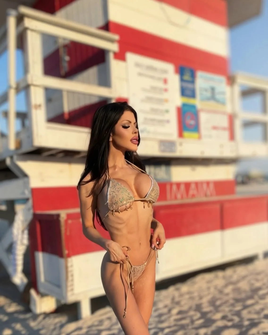 Alexa Coelho photo 9 — Black, Athletic