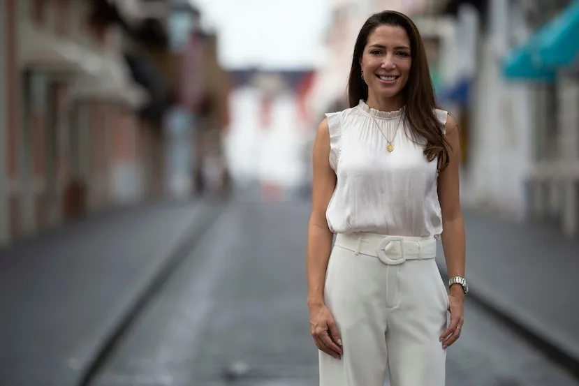 Alexandra Lugaro photo 13 — Brown, Caucasian