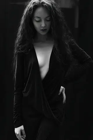 Alexia Giordano photo 15 — Slim, Grey