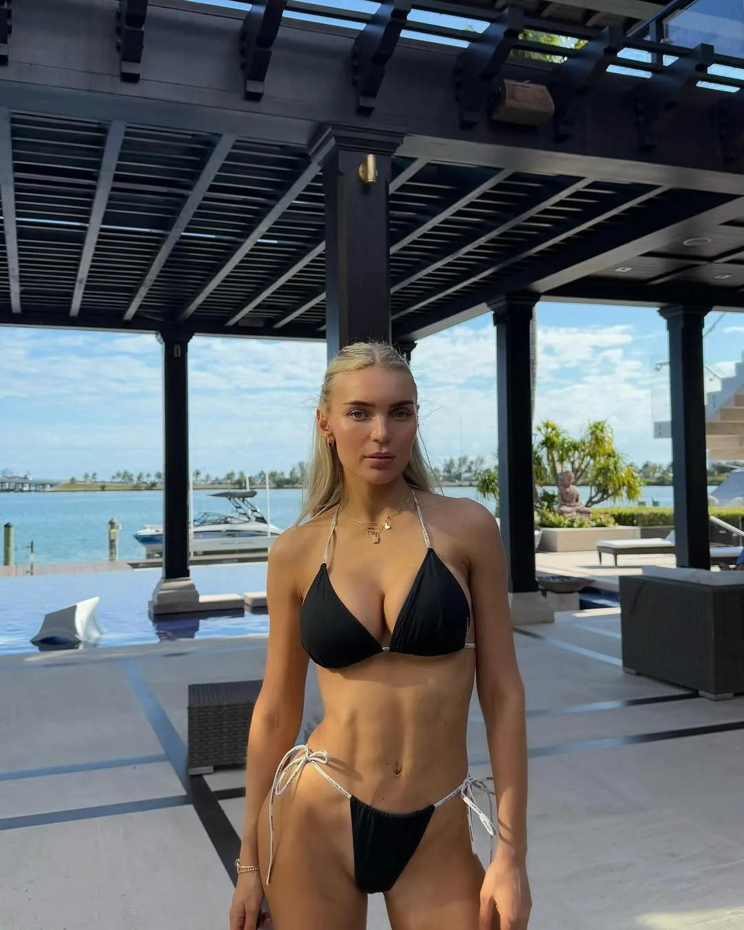 Alexis Blond photo 16 — German, Brown