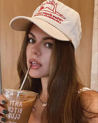 Alexis Debello photo 15 — Athletic, Hazel