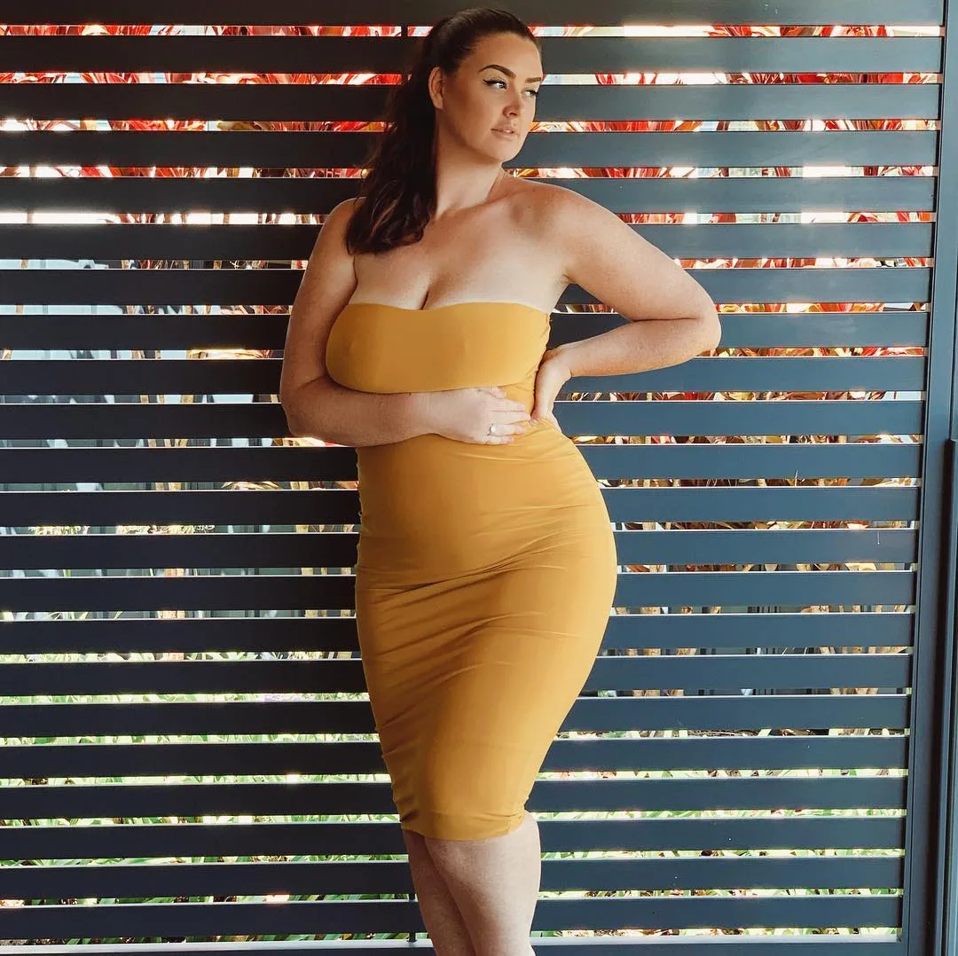 Alexis Fenton photo 4 — Hazel, Caucasian