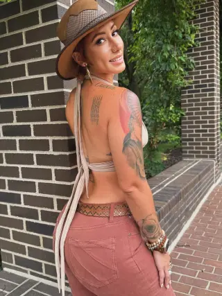 Alexis Ramirez Jackson photo 2 — Brown, Average