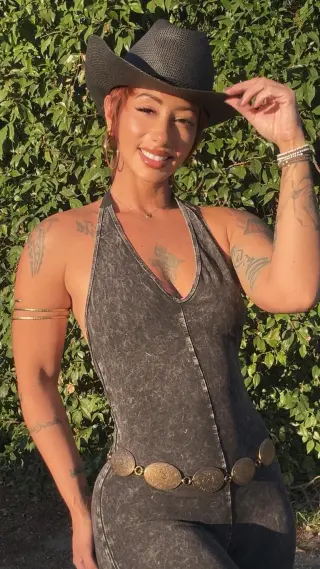 Alexis Ramirez Jackson photo 9 — Average, Brown