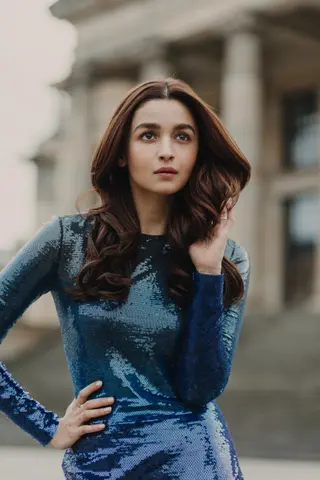 Alia Bhatt photo 13 — British, Brown