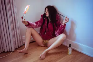 Alia Shawkat photo 8 — Brown, Average