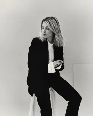 Alice Isaaz photo 15 — Slim, Hazel