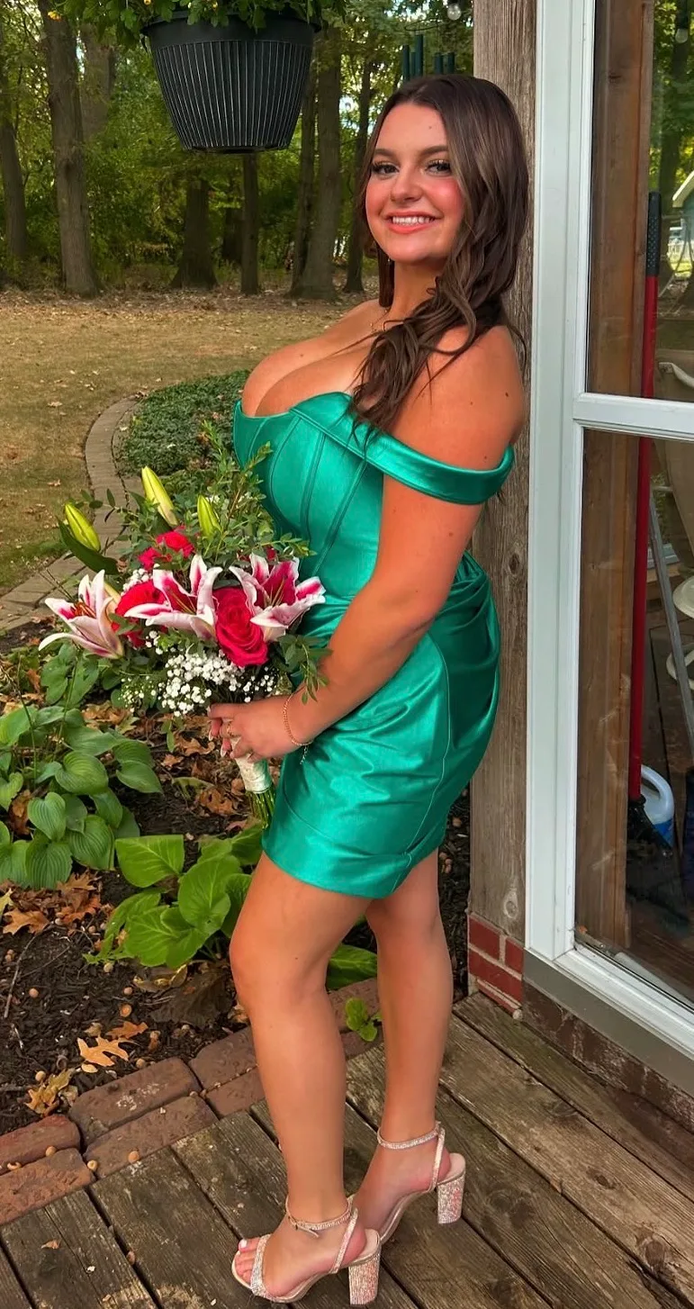Alice Maloney photo 1 — Brown, Chubby