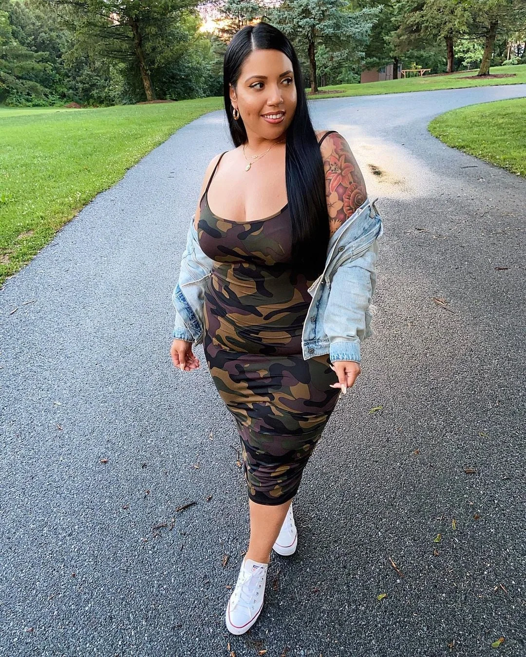 Alicia Rose photo 3 — Latin, Plus Size Model