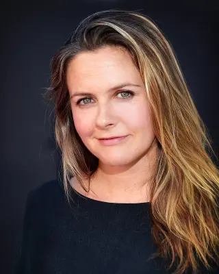 Alicia Silverstone photo 11 — Caucasian, Actress, Model