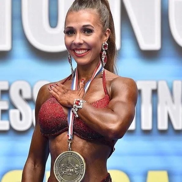 Alina Wilhelm photo 18 — Muscular, Caucasian
