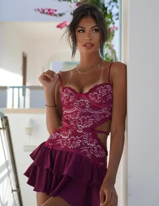 Alisa Linderer photo 17 — Mixed-race (primarily Caucasian), Glamour Model, Influencer