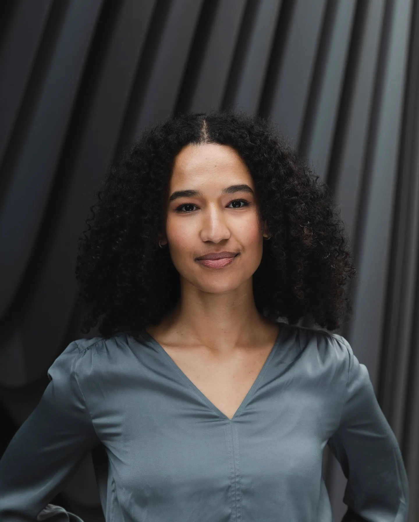 Alisha Mendgen photo 2 — Black, Slim