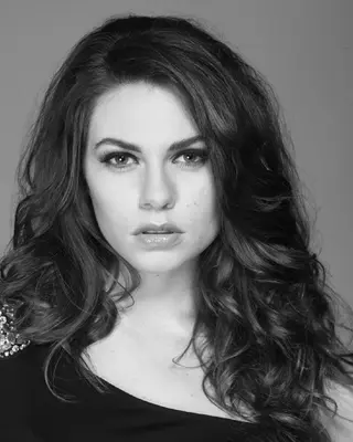 Alison Carroll photo 16 — Brown, Caucasian