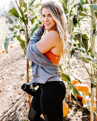 Alison Scudds photo 1 — American, Brown